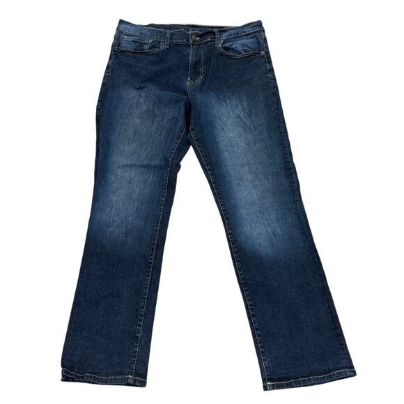 Izod Relaxed Fit Jeans 36 x 32 Denim Cotton Spandex Medium Wash Straight Leg - Picture 1 of 8